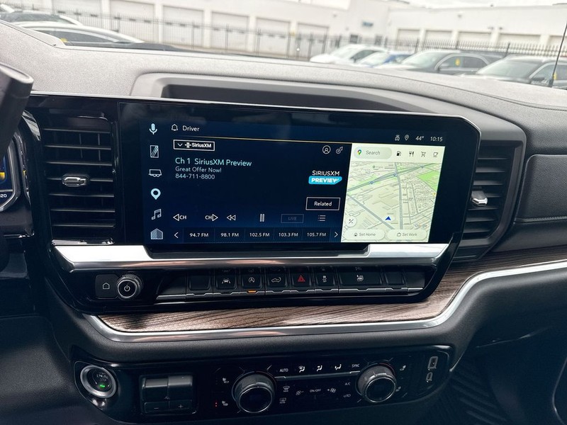 Chevrolet Silverado 1500 Vehicle Full-screen Gallery Image 20