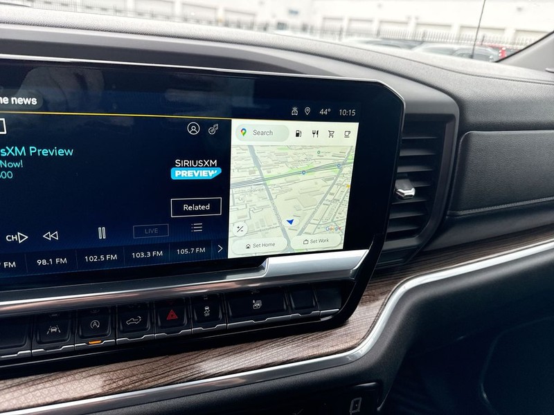 Chevrolet Silverado 1500 Vehicle Full-screen Gallery Image 21