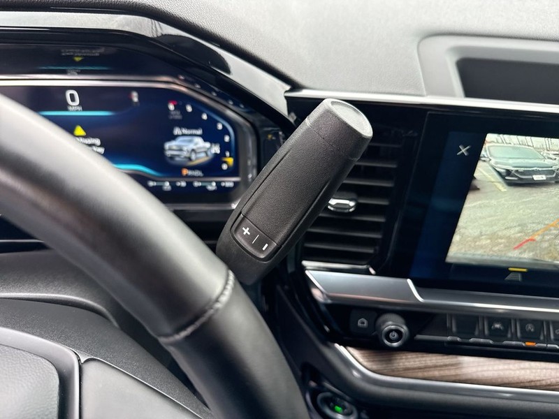 Chevrolet Silverado 1500 Vehicle Full-screen Gallery Image 23