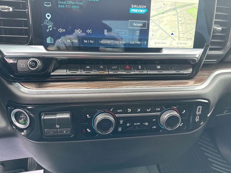 Chevrolet Silverado 1500 Vehicle Full-screen Gallery Image 26