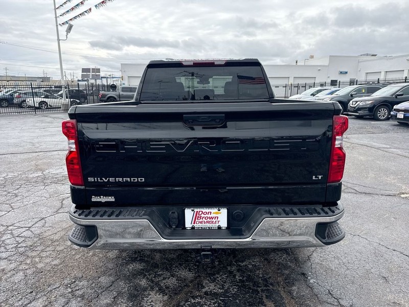 Chevrolet Silverado 1500 Vehicle Full-screen Gallery Image 32