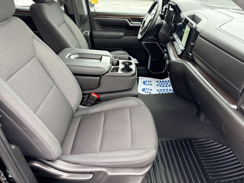 Chevrolet Silverado 1500 Vehicle Full-screen Gallery Image 34