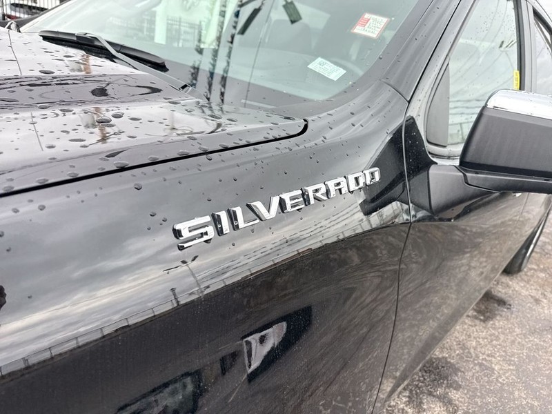 Chevrolet Silverado 1500 Vehicle Full-screen Gallery Image 38