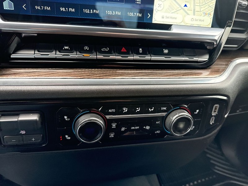 Chevrolet Silverado 1500 Vehicle Full-screen Gallery Image 41