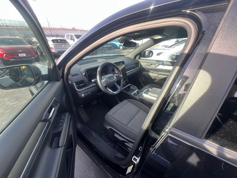 GMC Terrain Vehicle Full-screen Gallery Image 7