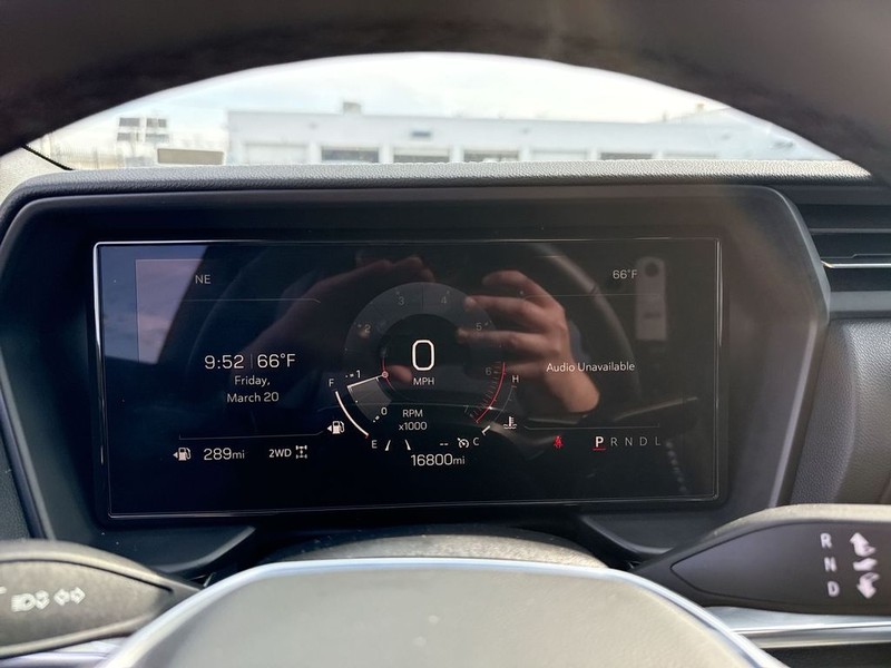 GMC Terrain Vehicle Full-screen Gallery Image 18