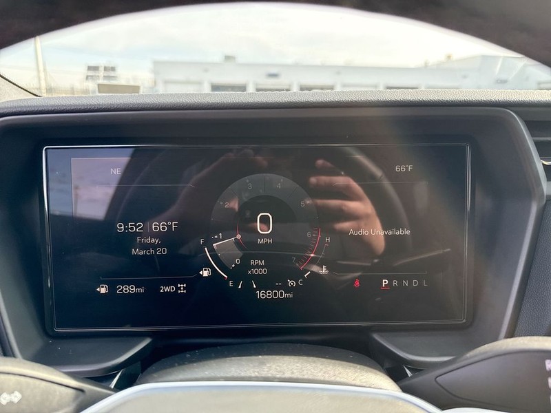 GMC Terrain Vehicle Full-screen Gallery Image 19