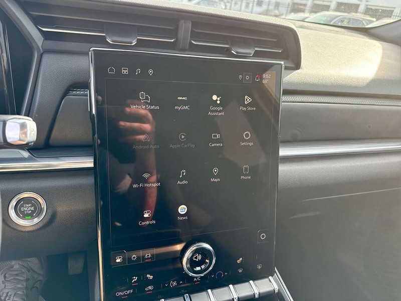 GMC Terrain Vehicle Full-screen Gallery Image 20