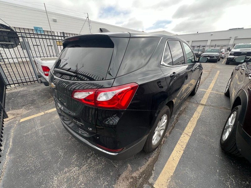 Chevrolet Equinox Vehicle Full-screen Gallery Image 04