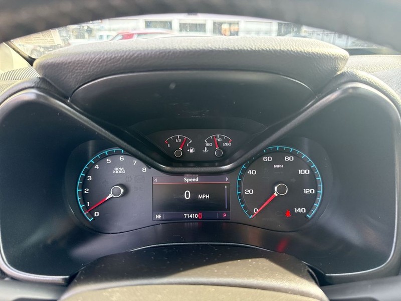 Chevrolet Colorado Vehicle Full-screen Gallery Image 18