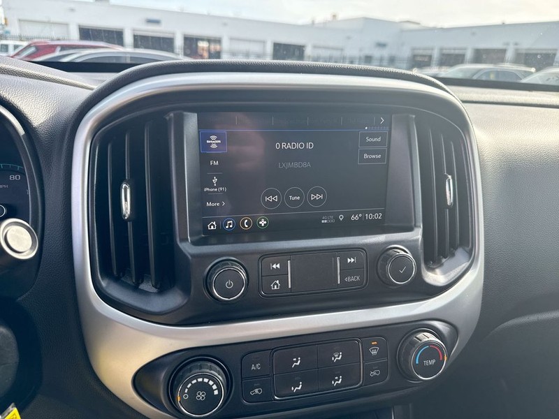 Chevrolet Colorado Vehicle Full-screen Gallery Image 20