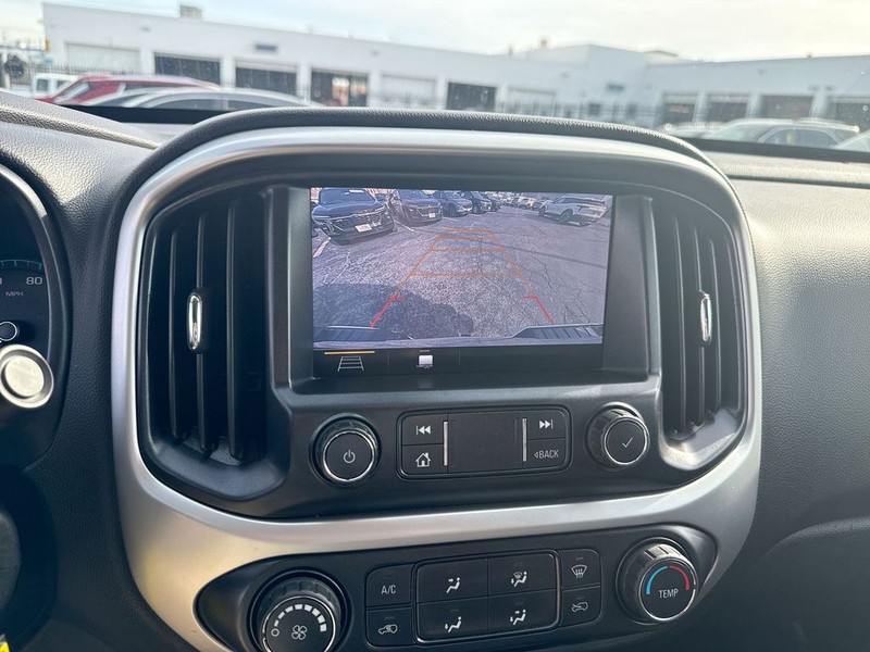 Chevrolet Colorado Vehicle Full-screen Gallery Image 21