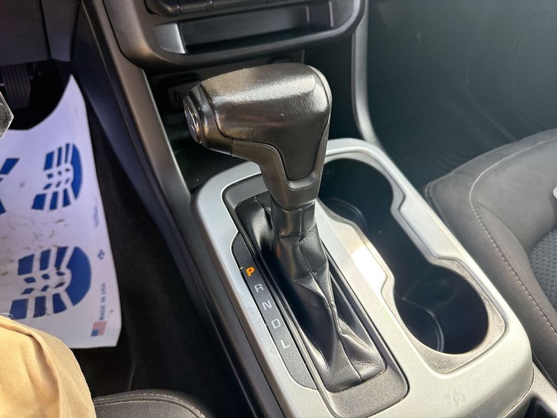 Chevrolet Colorado Vehicle Full-screen Gallery Image 22