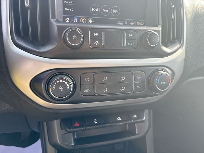 Chevrolet Colorado Vehicle Full-screen Gallery Image 23