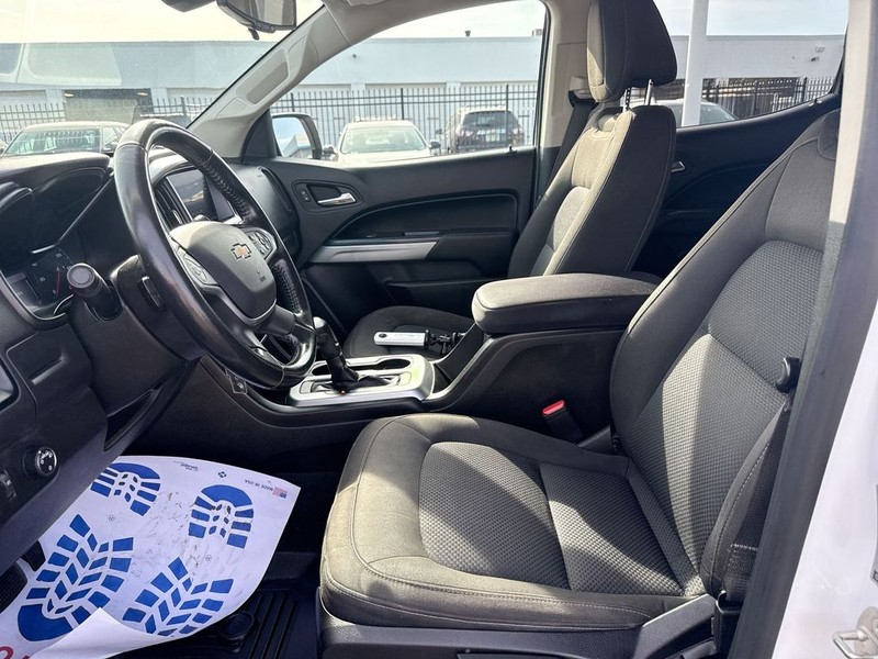 Chevrolet Colorado Vehicle Full-screen Gallery Image 24