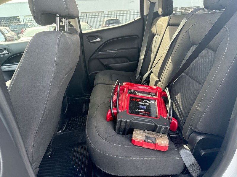 Chevrolet Colorado Vehicle Full-screen Gallery Image 29