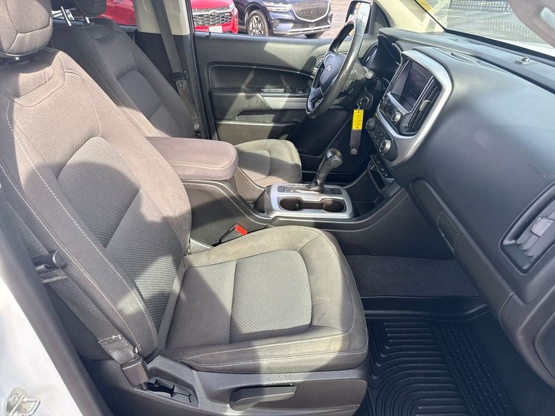 Chevrolet Colorado Vehicle Full-screen Gallery Image 32