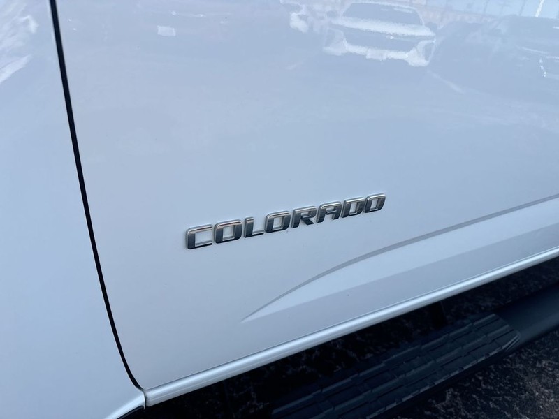 Chevrolet Colorado Vehicle Full-screen Gallery Image 36