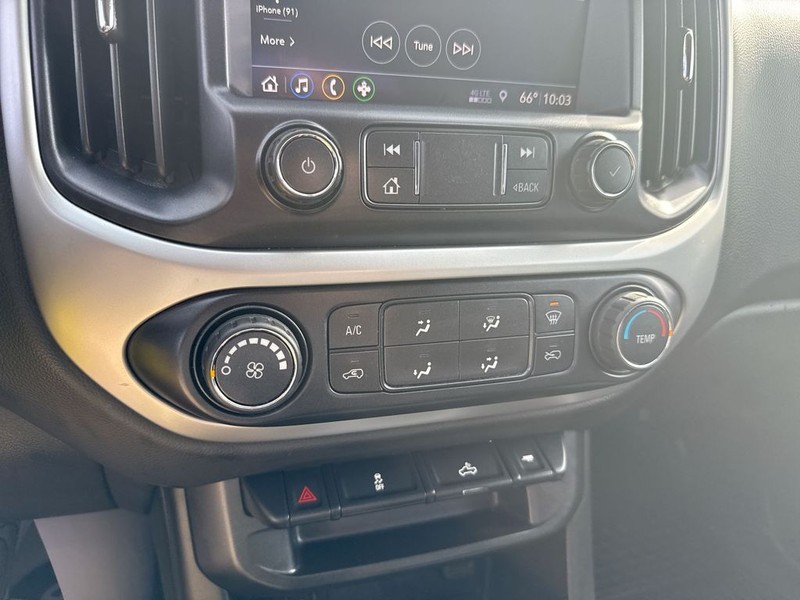 Chevrolet Colorado Vehicle Full-screen Gallery Image 39