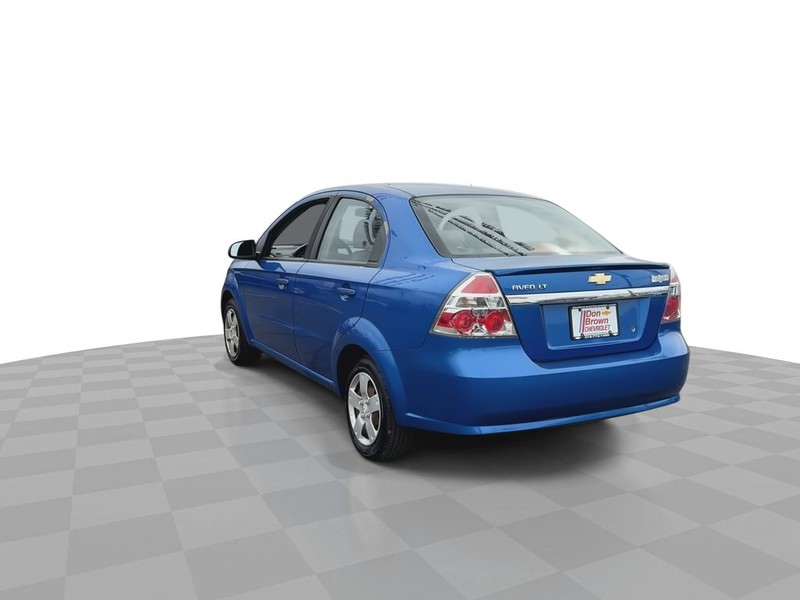 Chevrolet Aveo Vehicle Full-screen Gallery Image 10