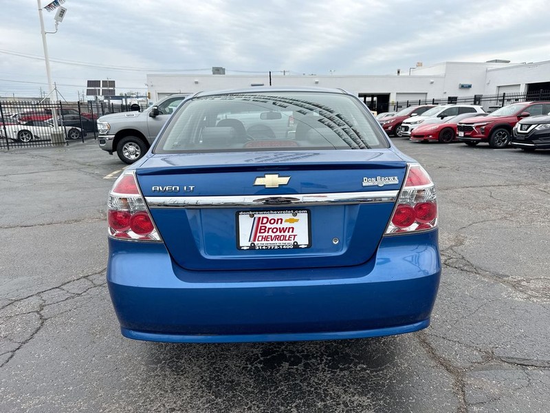 Chevrolet Aveo Vehicle Full-screen Gallery Image 29