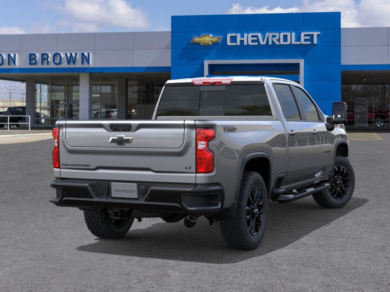 Chevrolet Silverado 2500 HD Vehicle Full-screen Gallery Image 4