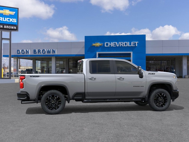 Chevrolet Silverado 2500 HD Vehicle Full-screen Gallery Image 5