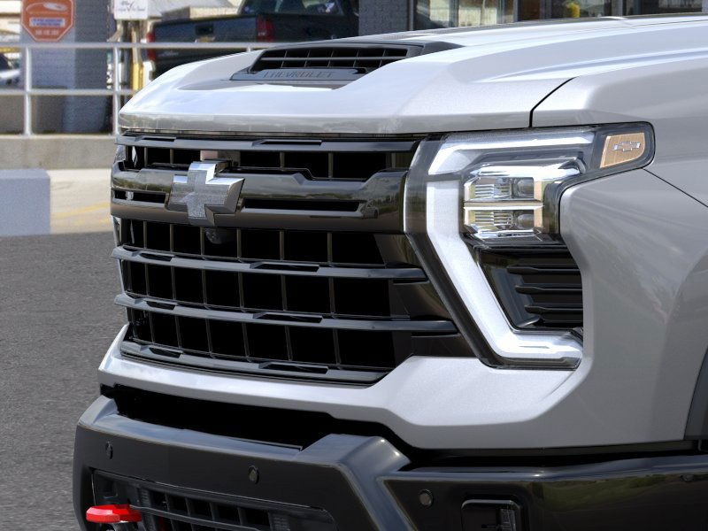 Chevrolet Silverado 2500 HD Vehicle Full-screen Gallery Image 13