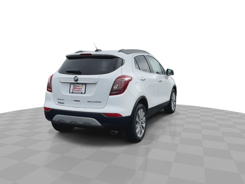 Buick Encore Vehicle Full-screen Gallery Image 09