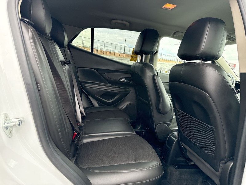 Buick Encore Vehicle Full-screen Gallery Image 27