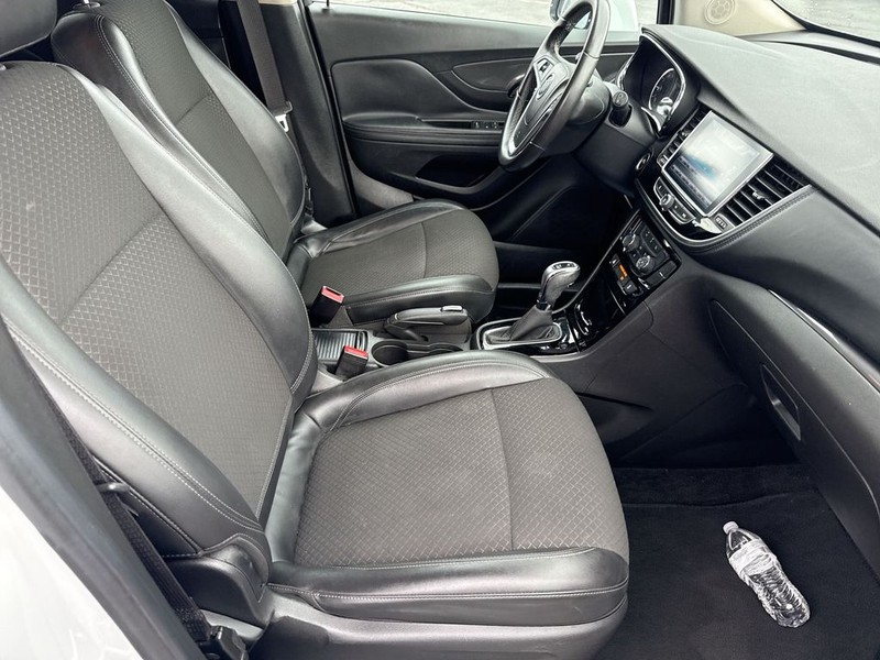 Buick Encore Vehicle Full-screen Gallery Image 28