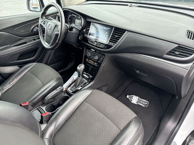 Buick Encore Vehicle Full-screen Gallery Image 29