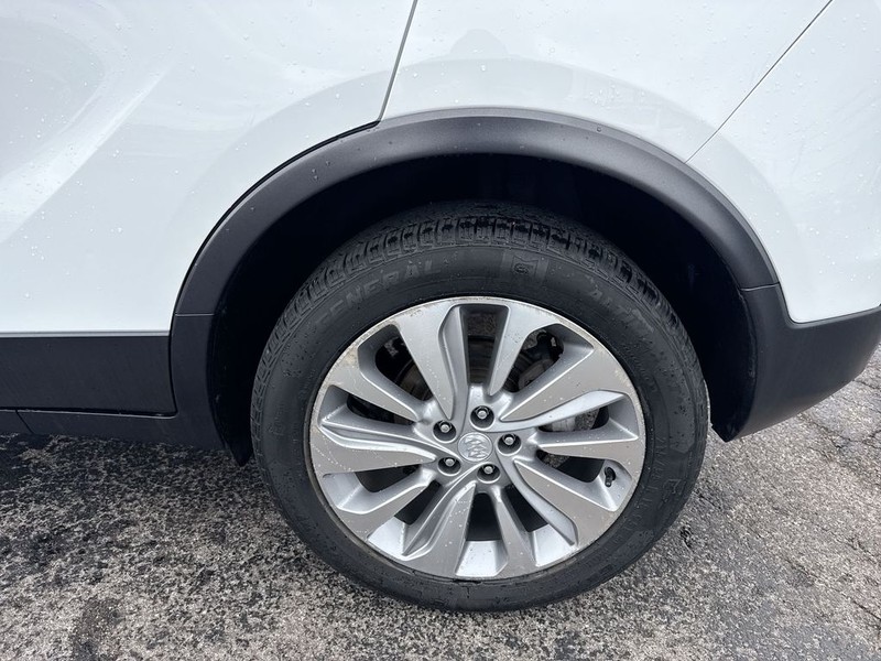 Buick Encore Vehicle Full-screen Gallery Image 33