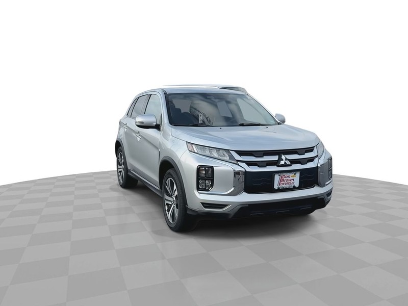 Mitsubishi Outlander Sport Vehicle Full-screen Gallery Image 4