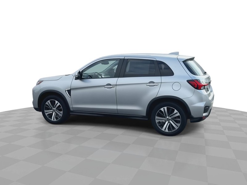 Mitsubishi Outlander Sport Vehicle Full-screen Gallery Image 8