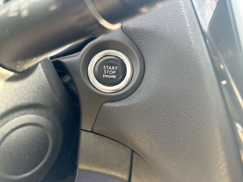 Mitsubishi Outlander Sport Vehicle Full-screen Gallery Image 21