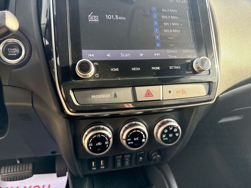 Mitsubishi Outlander Sport Vehicle Full-screen Gallery Image 22