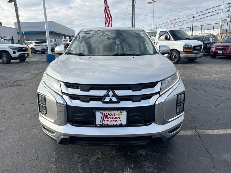 Mitsubishi Outlander Sport Vehicle Full-screen Gallery Image 32