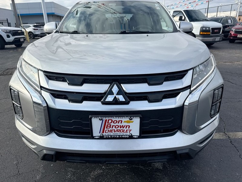 Mitsubishi Outlander Sport Vehicle Full-screen Gallery Image 33