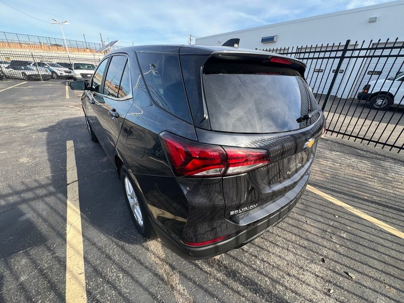 Chevrolet Equinox Vehicle Full-screen Gallery Image 4