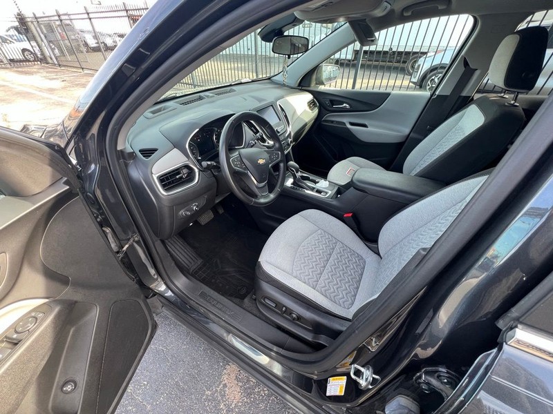 Chevrolet Equinox Vehicle Full-screen Gallery Image 7