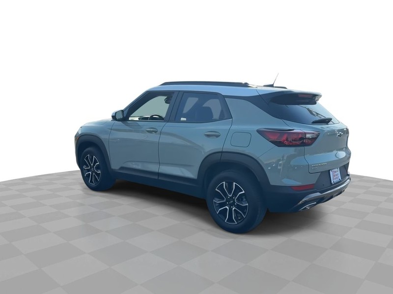 Chevrolet TrailBlazer Vehicle Full-screen Gallery Image 10