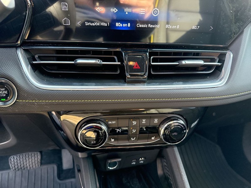 Chevrolet TrailBlazer Vehicle Full-screen Gallery Image 24