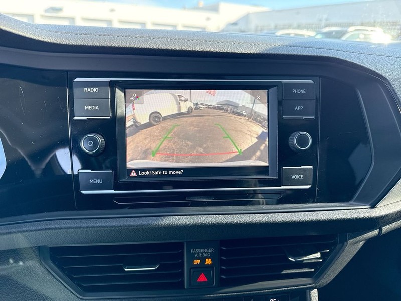 Volkswagen Jetta Vehicle Full-screen Gallery Image 21