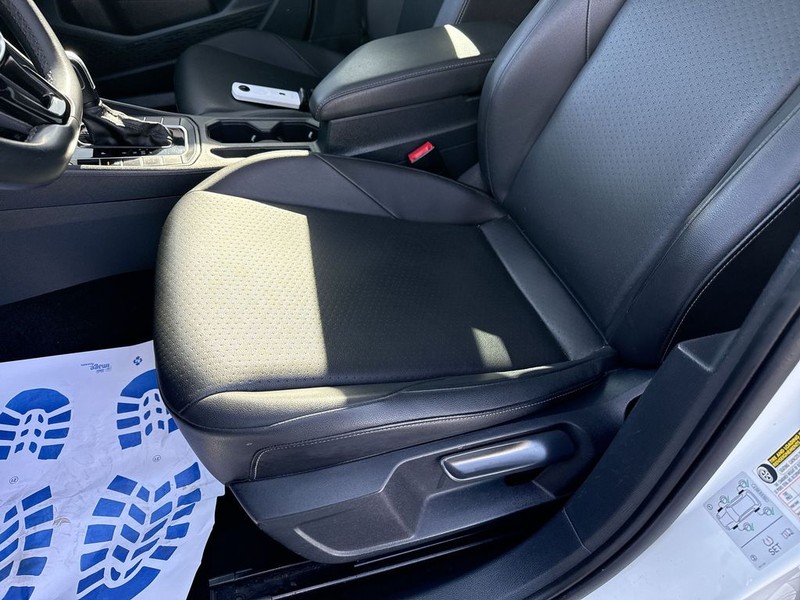 Volkswagen Jetta Vehicle Full-screen Gallery Image 27