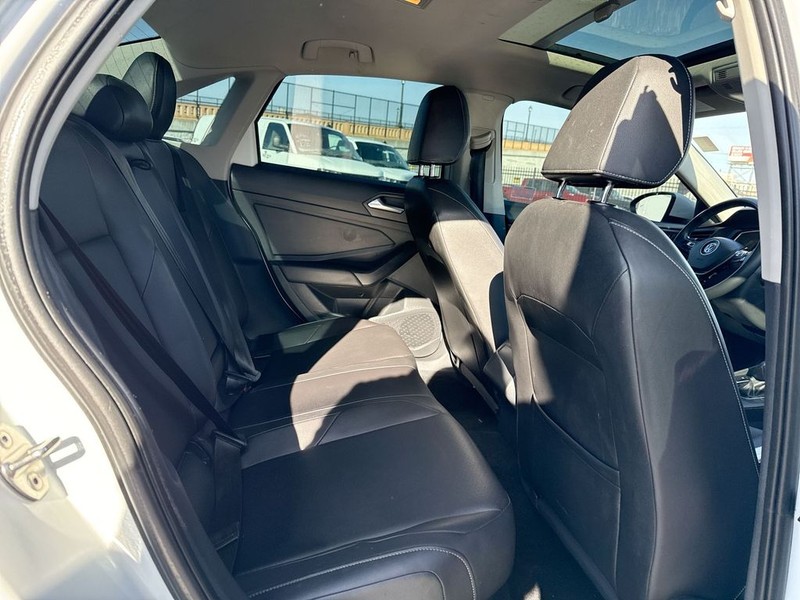 Volkswagen Jetta Vehicle Full-screen Gallery Image 33