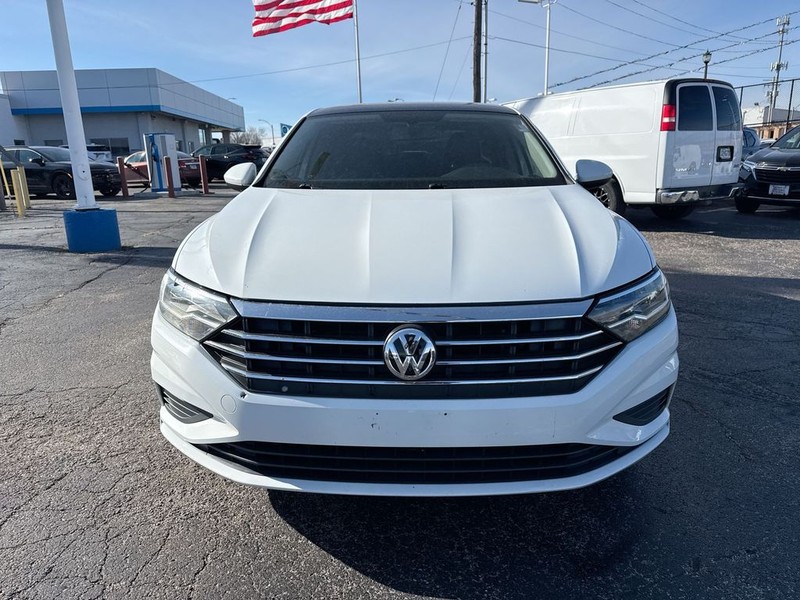 Volkswagen Jetta Vehicle Full-screen Gallery Image 36