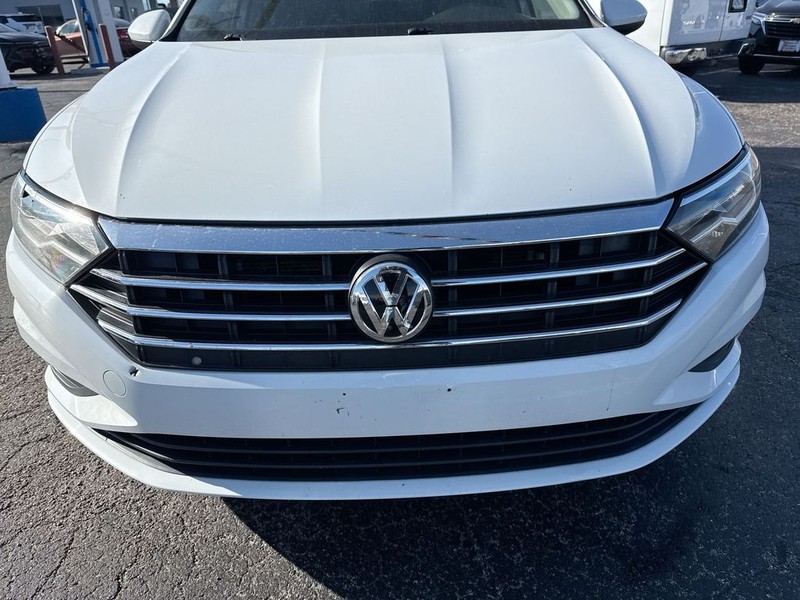 Volkswagen Jetta Vehicle Full-screen Gallery Image 37