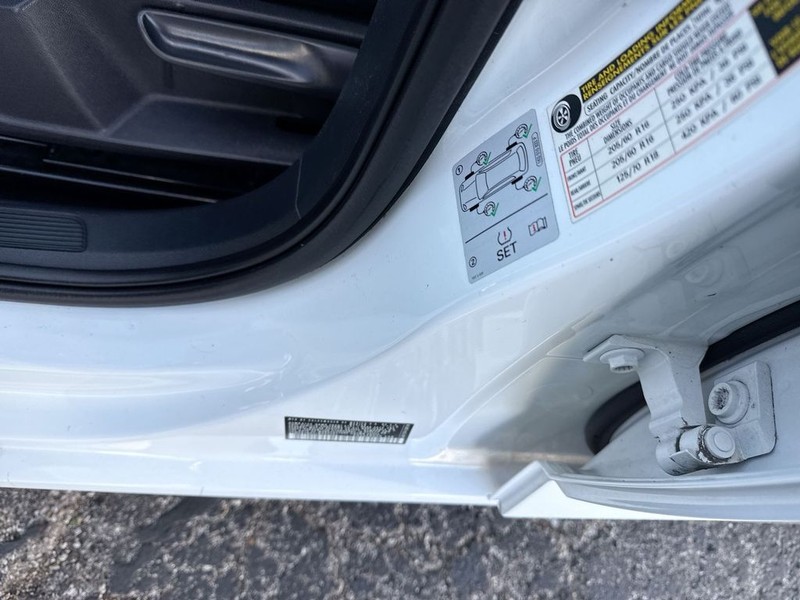 Volkswagen Jetta Vehicle Full-screen Gallery Image 40