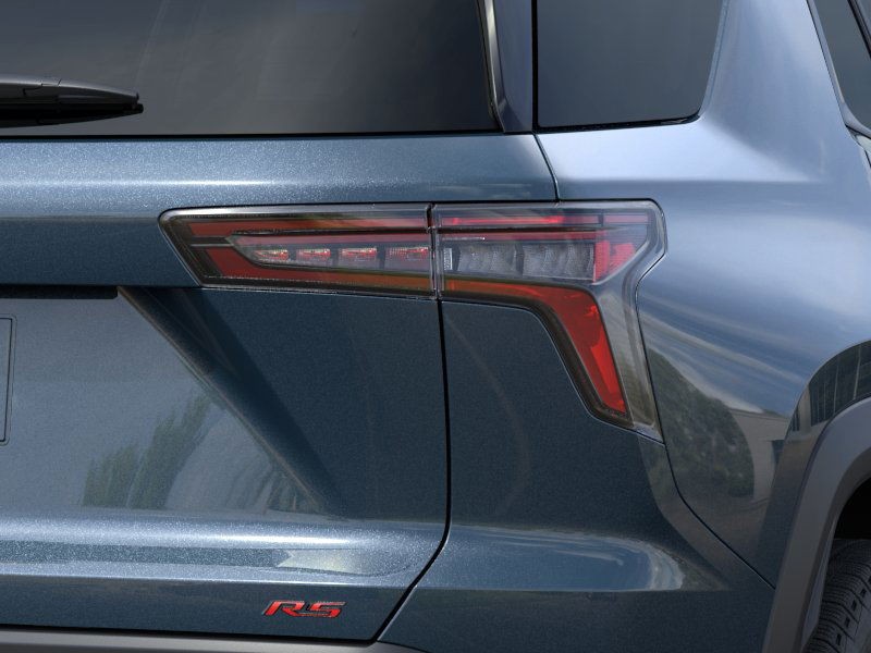 Chevrolet Equinox Vehicle Full-screen Gallery Image 11